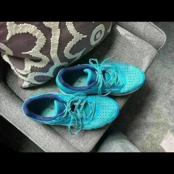 Minzuno E8 teal shoes size 9.5 womens - Picture 9 of 11